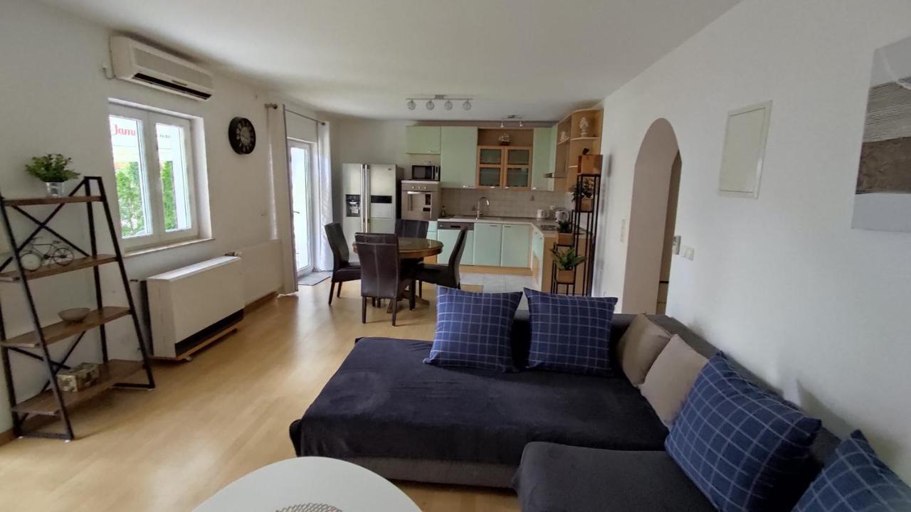 Apartment Garden Residence With Private Parking Split Exteriör bild