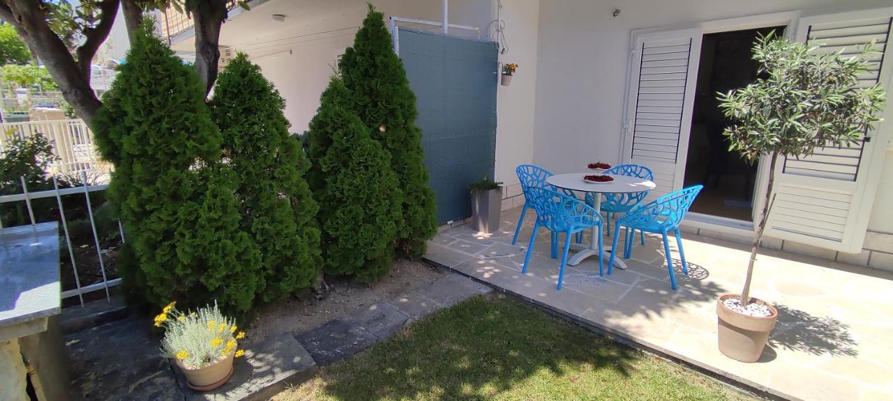 Apartment Garden Residence With Private Parking Split Exteriör bild